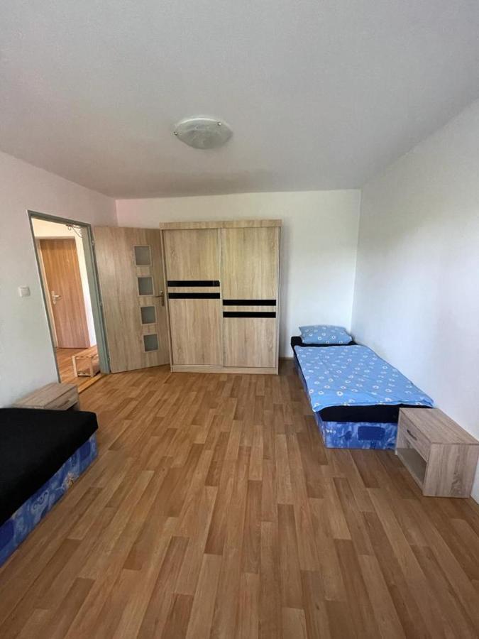 Apartmany - Skolni Chomutov Luaran gambar