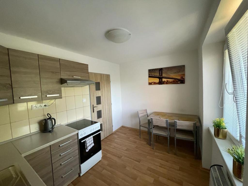 Apartmany - Skolni Chomutov Luaran gambar