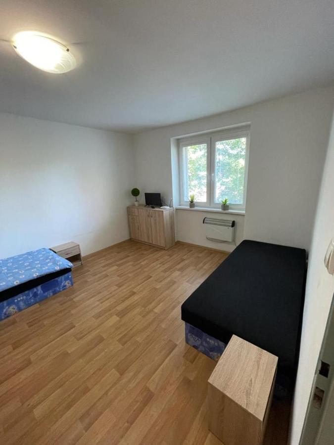 Apartmany - Skolni Chomutov Luaran gambar