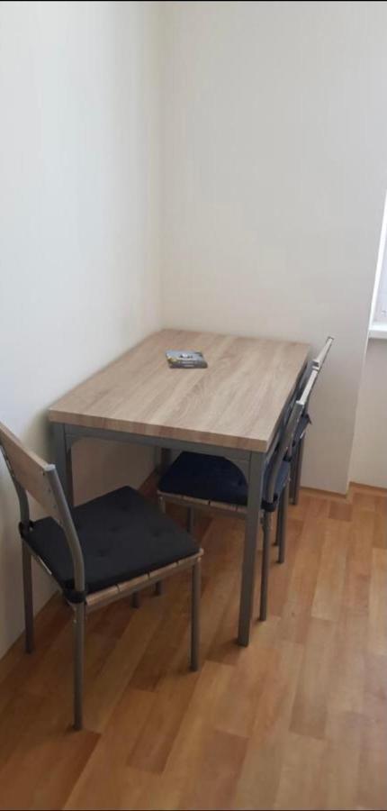 Apartmany - Skolni Chomutov Luaran gambar