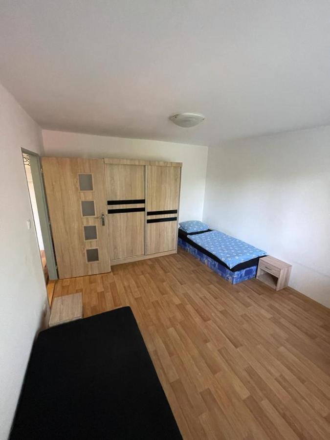 Apartmany - Skolni Chomutov Luaran gambar