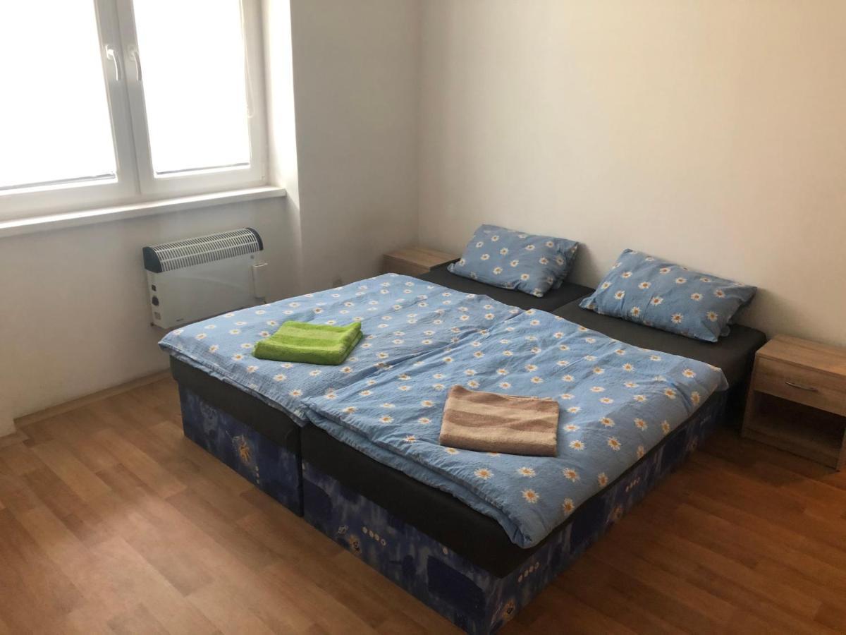 Apartmany - Skolni Chomutov Luaran gambar