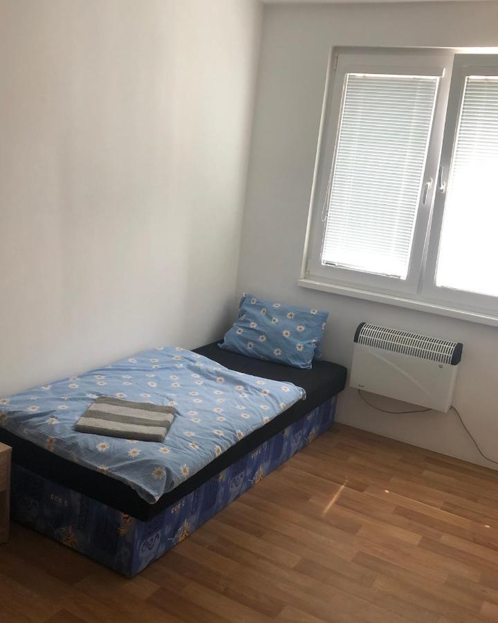 Apartmany - Skolni Chomutov Luaran gambar